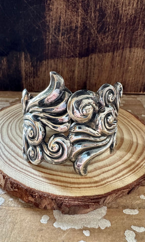 ALFREDO VILLASANA VINTAGE 50s Mexican Taxco Silver Cuff