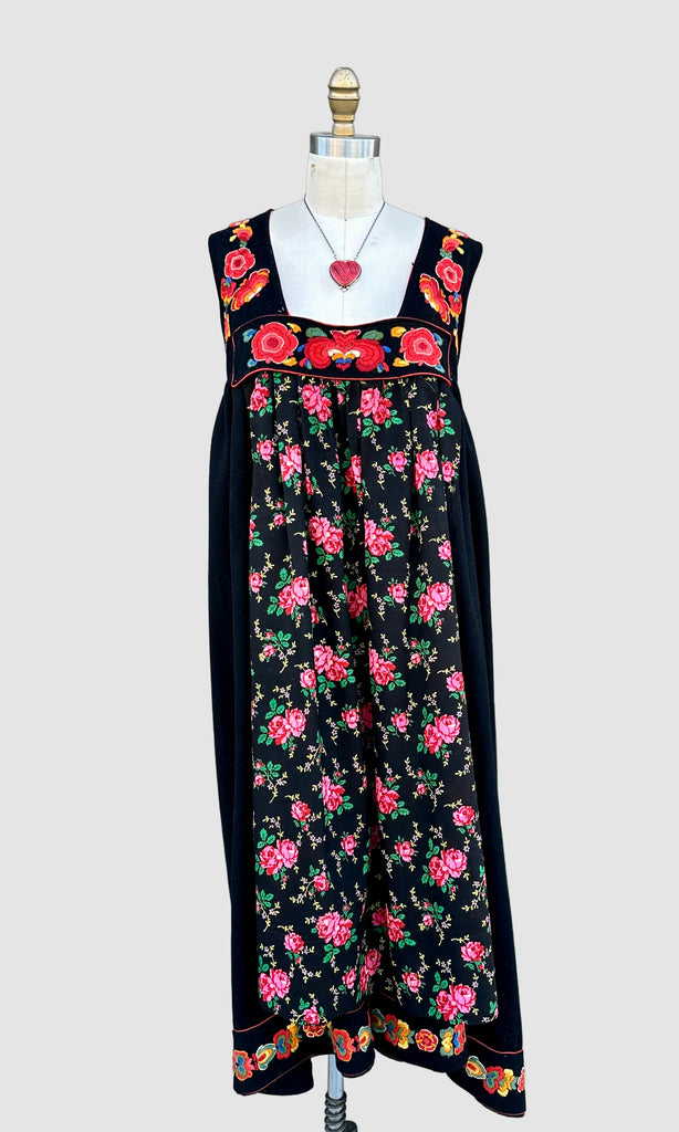 GUNHELD FLØYSTAD NORWEGIAN 1930s Vintage Embroidered Folk Dress • Medium