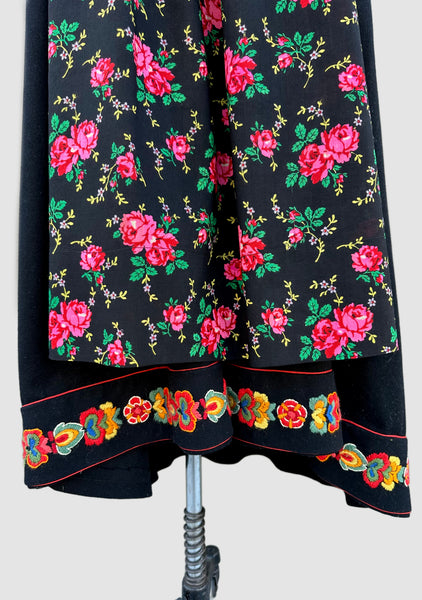 GUNHELD FLØYSTAD NORWEGIAN 1930s Vintage Embroidered Folk Dress • Medium