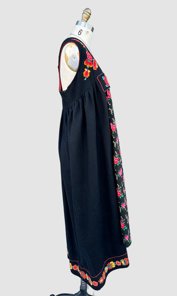 GUNHELD FLØYSTAD NORWEGIAN 1930s Vintage Embroidered Folk Dress • Medium