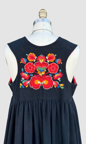 GUNHELD FLØYSTAD NORWEGIAN 1930s Vintage Embroidered Folk Dress • Medium