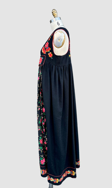GUNHELD FLØYSTAD NORWEGIAN 1930s Vintage Embroidered Folk Dress • Medium