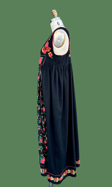GUNHELD FLØYSTAD NORWEIGIAN 1930s Vintage Embroidered Folk Dress • Large