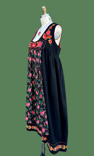 GUNHELD FLØYSTAD NORWEIGIAN 1930s Vintage Embroidered Folk Dress • Large