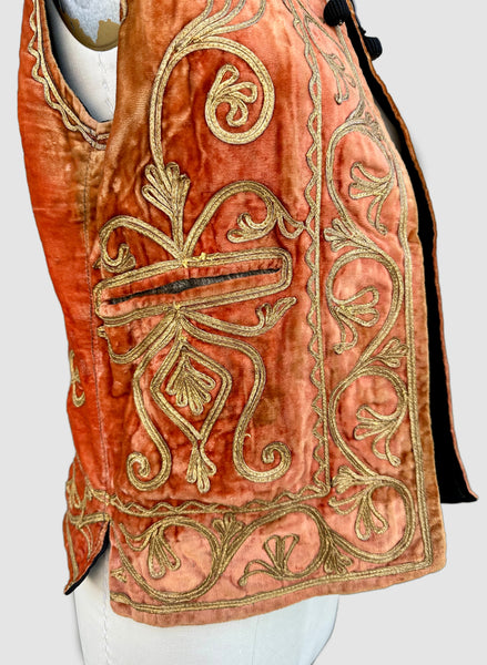 VINTAGE AFGHAN Embroidered 40s/50s Vest • Medium