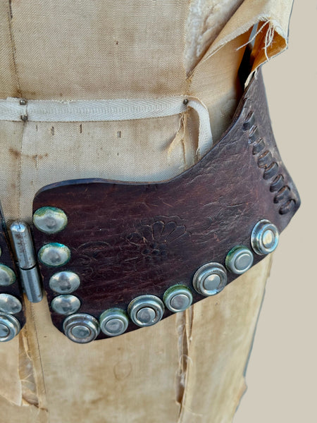 STUDDED STARS Vintage 60s/70s Thick Brown Leather Kidney Belt