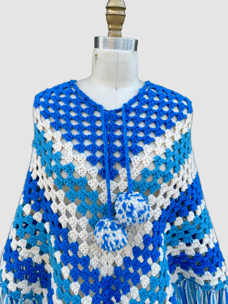 ARTIC KNIT PONCHO Vintage 70s Crochet • Sm. to Med.