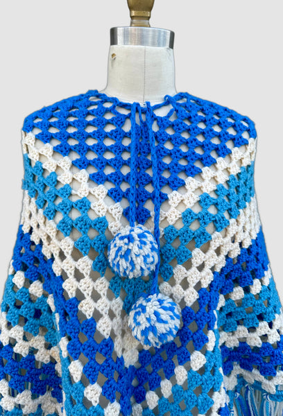 ARTIC KNIT PONCHO Vintage 70s Crochet • Sm. to Med.