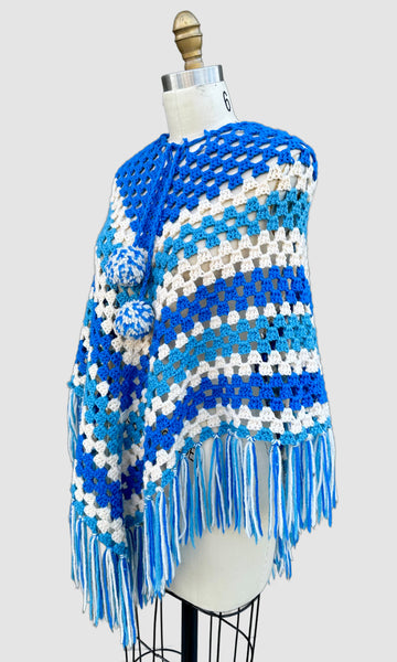 ARTIC KNIT PONCHO Vintage 70s Crochet • Sm. to Med.