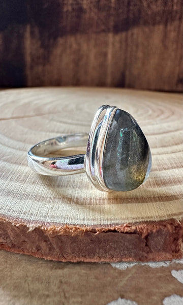 SPACED OUT TEARDROP LABRADORITE Sterling Silver Ring • Size 8