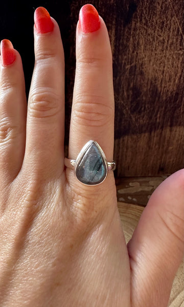 SPACED OUT TEARDROP LABRADORITE Sterling Silver Ring • Size 8