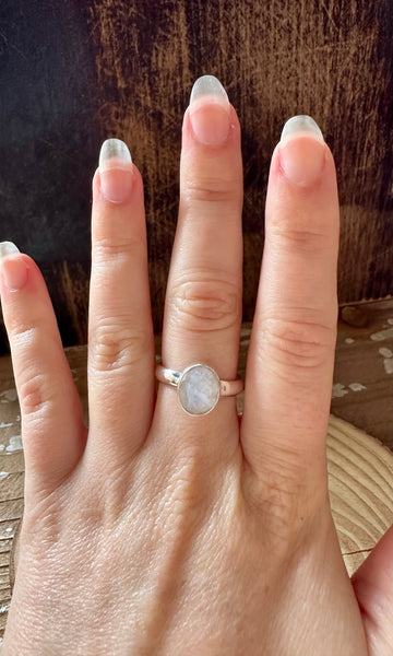 DROP OF MOONSTONE Sterling Silver Ring • Size 7