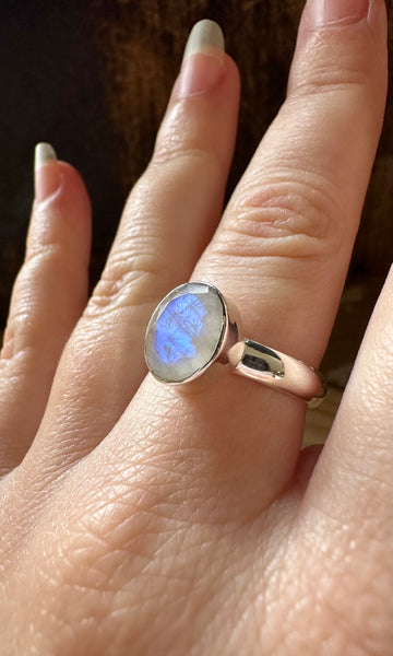 DROP OF MOONSTONE Sterling Silver Ring • Size 7