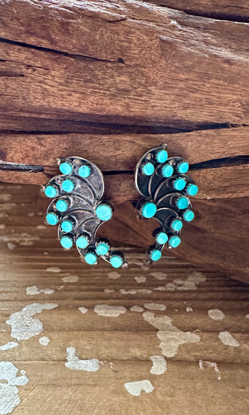ZUNI FEATHERS Vintage Sleeping Beauty Turquoise & Silver Stud Earrings JM02