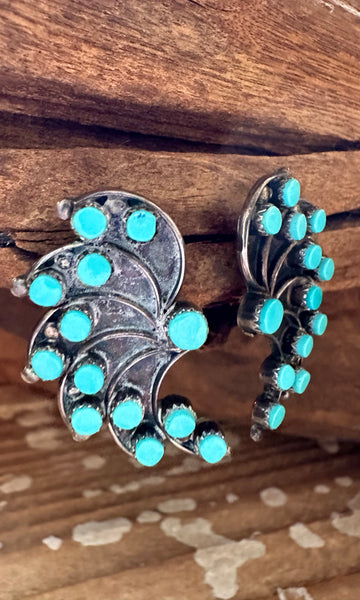 ZUNI FEATHERS Vintage Sleeping Beauty Turquoise & Silver Stud Earrings JM02