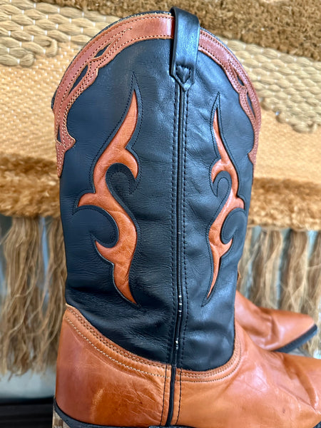 DINGO VINTAGE BOOTS • Women's Size 9 (M)