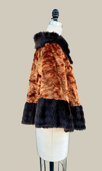 VINTAGE FAUX FUR 70s Cape • Sm. to Med.