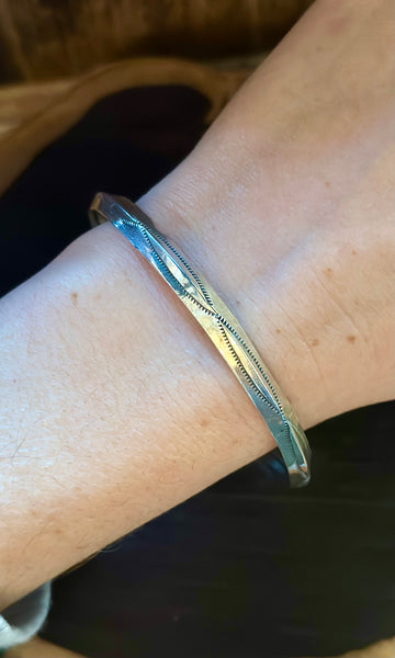 VINTAGE SILVER BANGLE