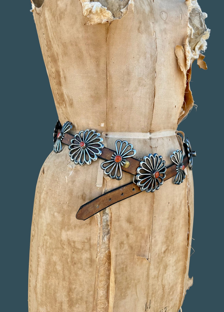 SAND CAST SILVER 60s Coral Floral Concho Belt • Medium  display picture 2
