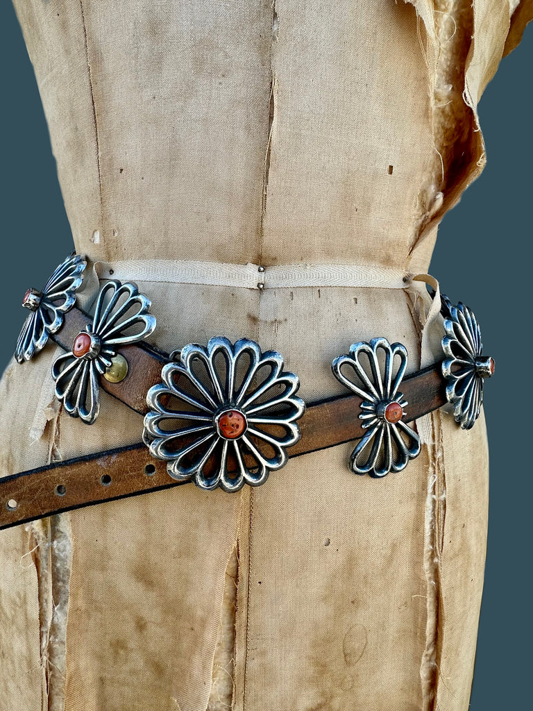 Saddle Concho Floral Rope edge screw in 2 1/4 in Saddle Concho Floral Rope edge screw in 2 1/4 in