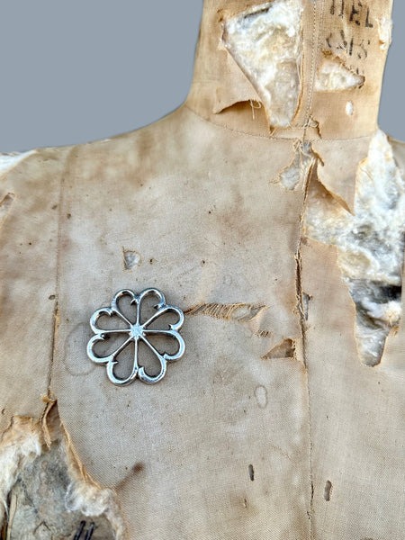 SANDCAST FLOWER Vintage 70s Silver Wheel Floral Brooch / Pin, Native American Navajo