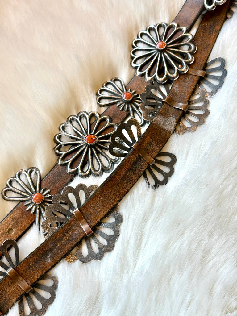 SAND CAST SILVER 60s Coral Floral Concho Belt • Medium  display picture 3