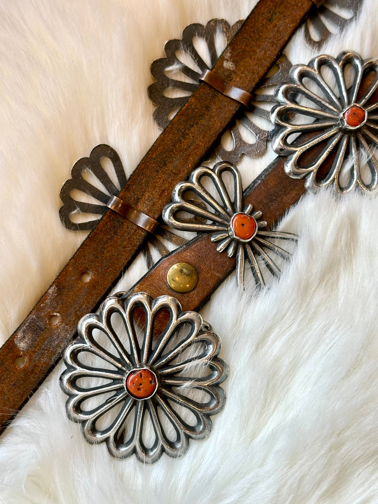 SAND CAST SILVER 60s Coral Floral Concho Belt • Medium  display picture 1