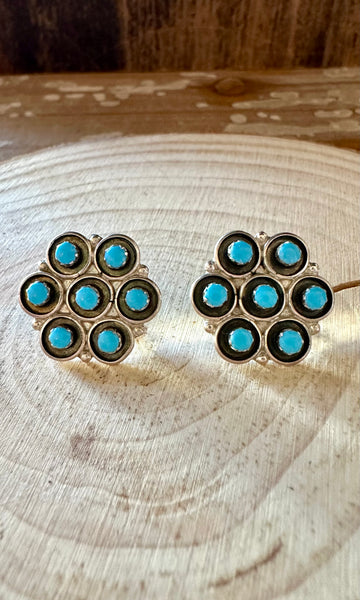 FLOWER CLUSTERS Sterling Silver & Turquoise Stud Earrings • 4g