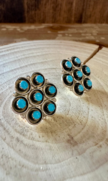 FLOWER CLUSTERS Sterling Silver & Turquoise Stud Earrings • 4g