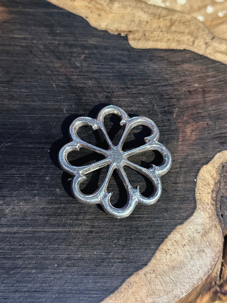 SANDCAST FLOWER Vintage 70s Silver Wheel Floral Brooch / Pin, Native American Navajo