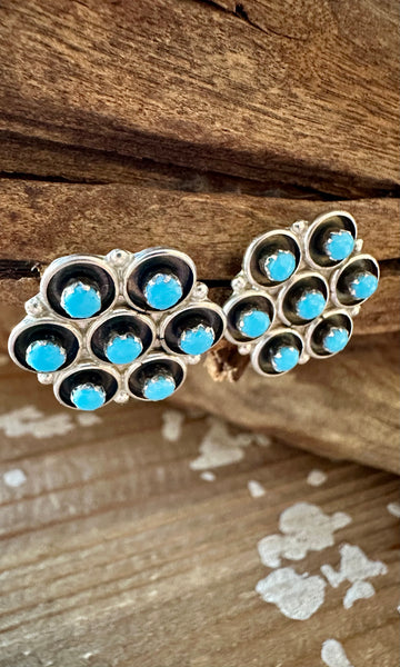 FLOWER CLUSTERS Sterling Silver & Turquoise Stud Earrings • 4g