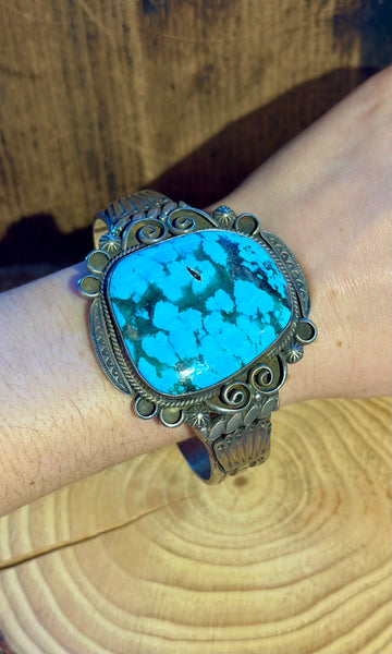 VINTAGE NAVAJO KINGMAN Turquoise & Silver Cuff  26C01 • 94g
