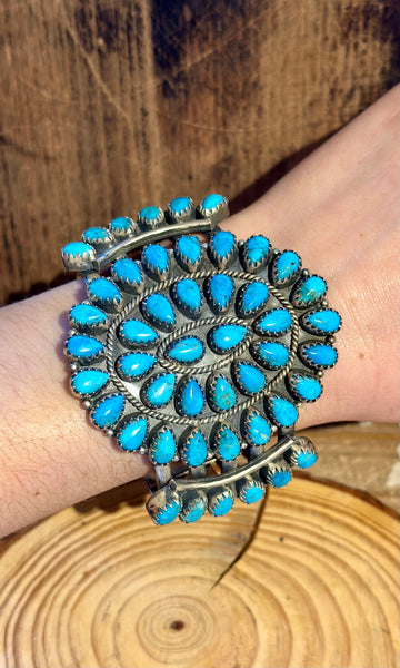 NEEDLEPOINT TURQUOISE CLUSTER Vintage Zuni 1950's Silver Cuff 26C09 • 114g