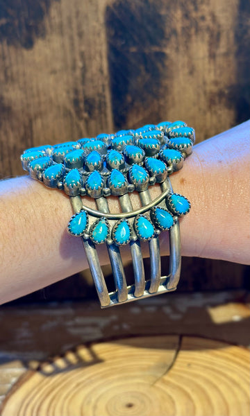 NEEDLEPOINT TURQUOISE CLUSTER Vintage Zuni 1950's Silver Cuff 26C09 • 114g