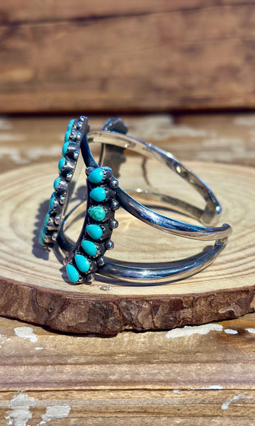 STARBURST NEEDLEPOINT Vintage Cluster Turquoise & Silver Cuff 26C18