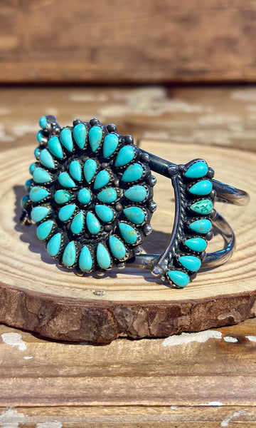 STARBURST NEEDLEPOINT Vintage Cluster Turquoise & Silver Cuff 26C18