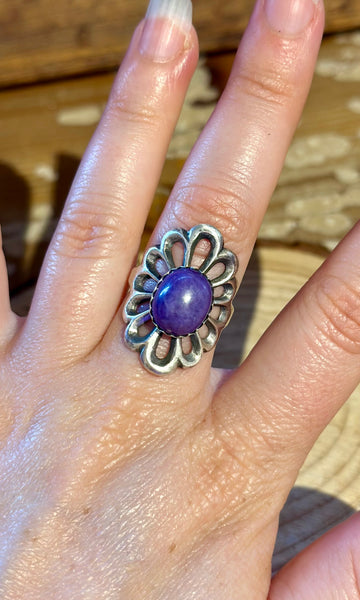 SANDCAST SILVER FLOWER Purple Charoite Navajo Ring 26R57 • Size 7.5