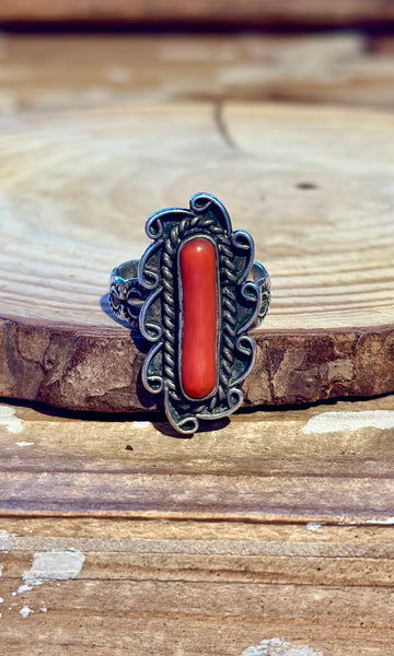VINTAGE NAVAJO Coral & Sterling Silver Mid-Century Ring 26R64 • Size 7.5