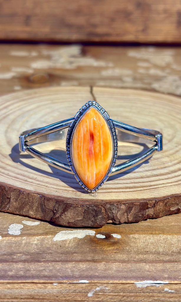 SAMSON ETSITTY NAVAJO Spiney Oyster & Sterling Silver Cuff 26C25