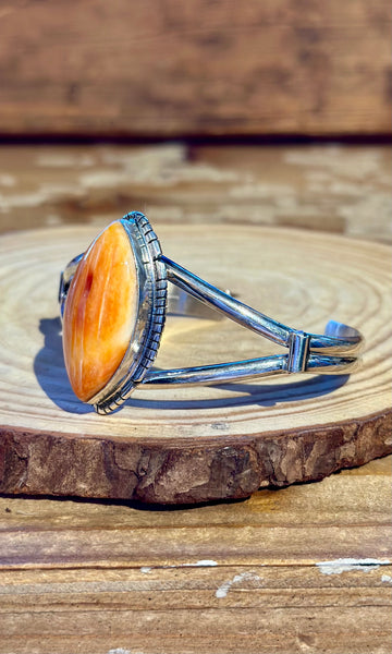 SAMSON ETSITTY NAVAJO Spiney Oyster & Sterling Silver Cuff 26C25