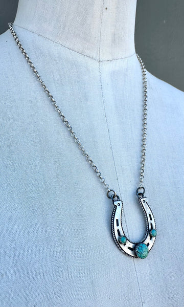 NAVAJO Silver & Triple Turquoise Horseshoe Necklace
