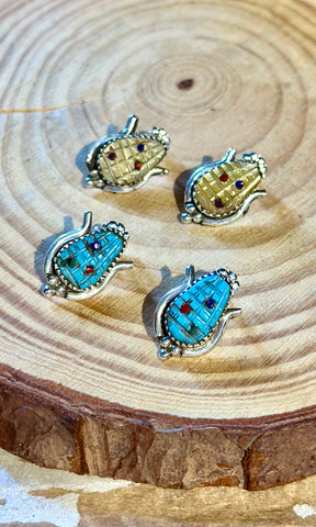 CORN HUSK TE Bowekaty Zuni Silver Stud Earrings