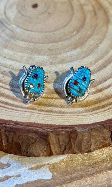 CORN HUSK TE Bowekaty Zuni Silver Stud Earrings