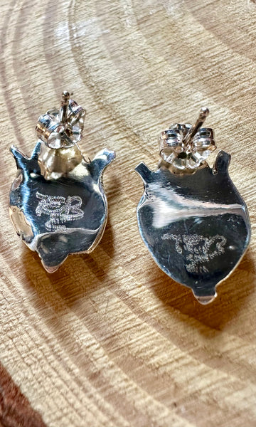 CORN HUSK TE Bowekaty Zuni Silver Stud Earrings