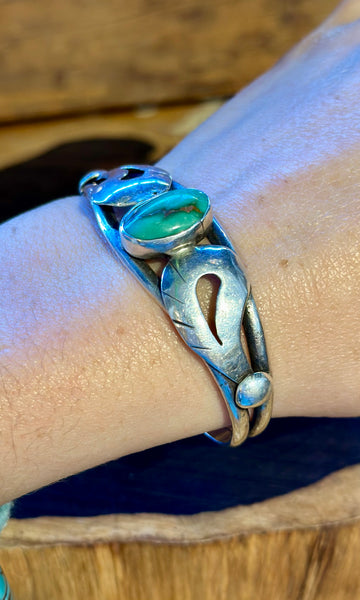 VINTAGE 60s/70s Silver and Turquoise Cuff