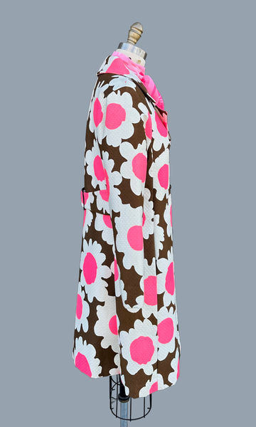 DEADSTOCK Vintage 60s Quilted Flower Coat • Medium