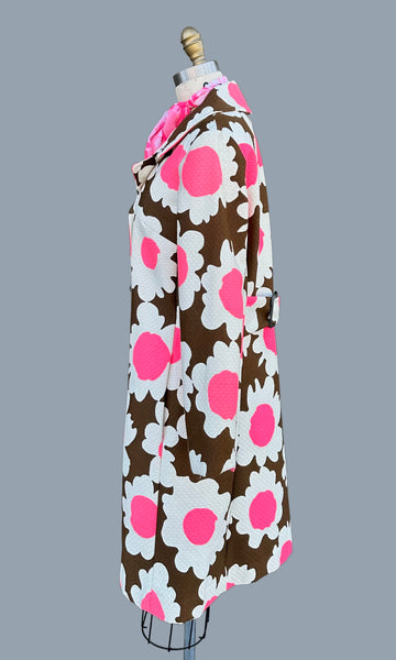 DEADSTOCK Vintage 60s Quilted Flower Coat • Medium