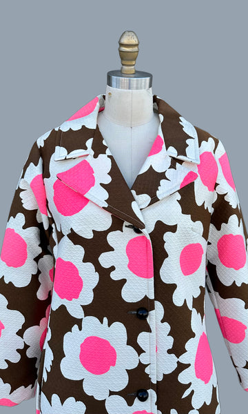 DEADSTOCK Vintage 60s Quilted Flower Coat • Medium