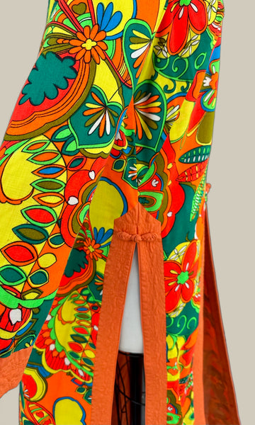 CHARLES & CO VINTAGE 60s Psychedelic Kimono • Medium