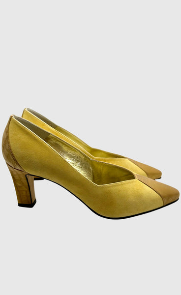 GOLD ESCADA HEELS • Women's size US 6.5